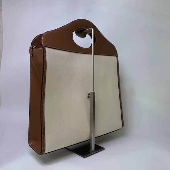 Burberry Women Pre-Loved Bag Brand New Condition - Picture 2 of 9